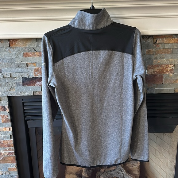 NWT Women’s Nike Golf Quarter Zip - Picture 2 of 4